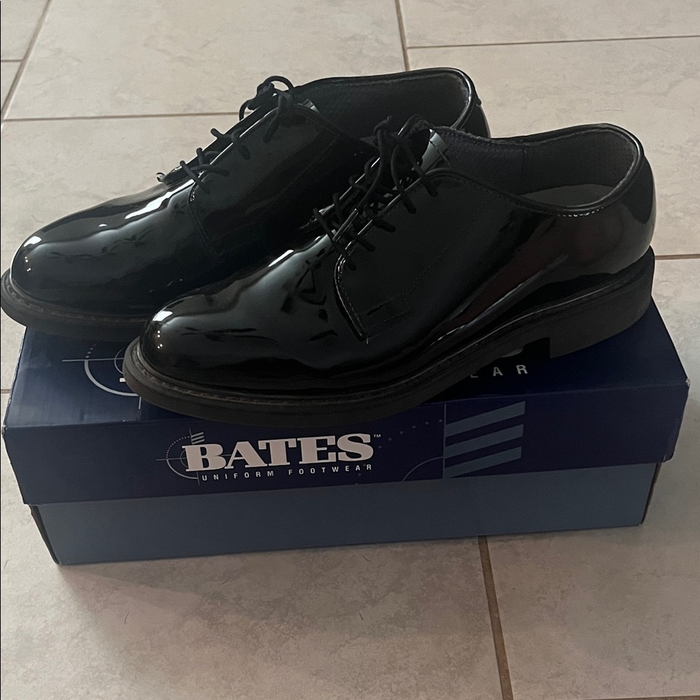Bates Men's Glossy Black Uniform Dress Shoe